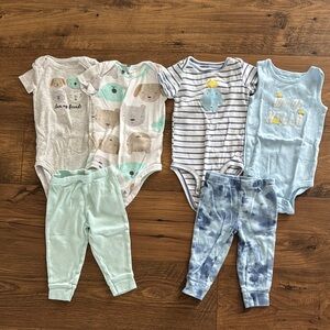 Bundle of Carter’s baby boy outfit sets, size 9 months